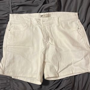 Women’s White Denim Levi Shorts